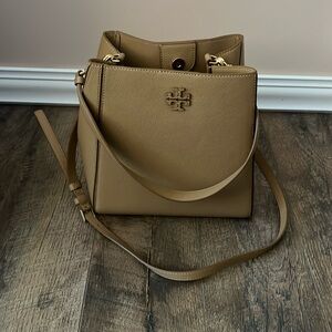 Tory Burch McGraw Bucket Bag.